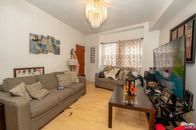 105 Cutler St, Newark NJ 07106-2532 exterior