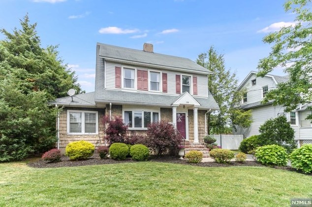 118 Ackerman Ave, Emerson, NJ 07630-1756
