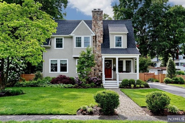 165 Harding Rd, Ridgewood, NJ 07452