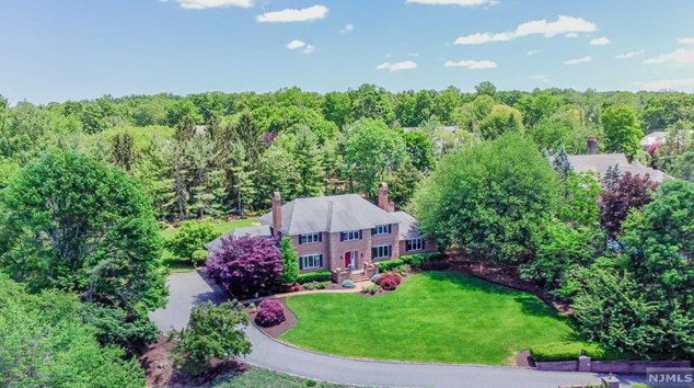981 Arapaho Trail, Franklin Lakes, NJ 07417