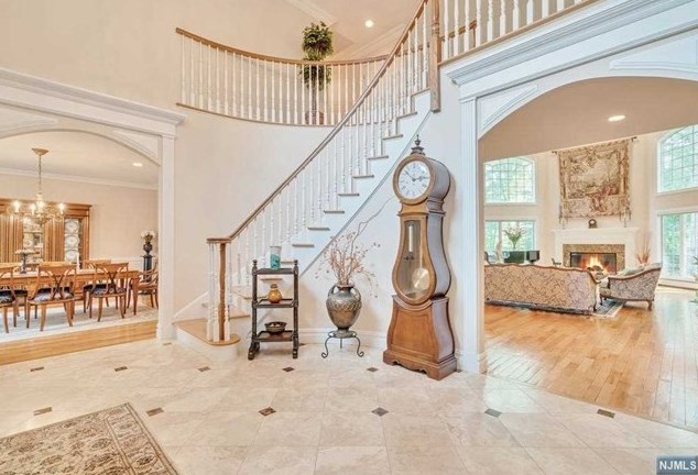 80 Dimmig Rd, Upper Saddle River, NJ 07458