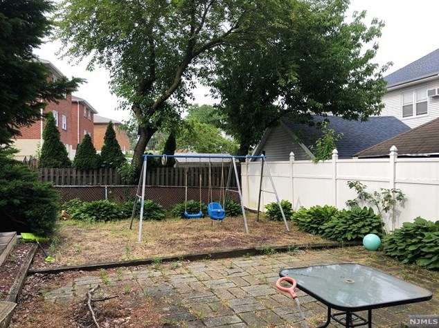 804 Harvard Pl, West Fort Lee NJ  07024-1718 exterior