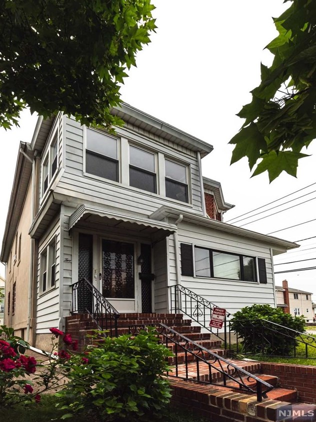 2 Eastern Way, Rutherford, NJ 07070-2116