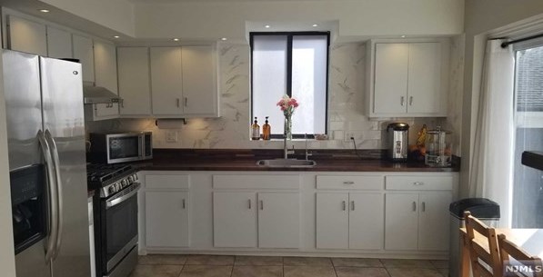 536 Fern Ave, Lyndhurst, NJ 07071