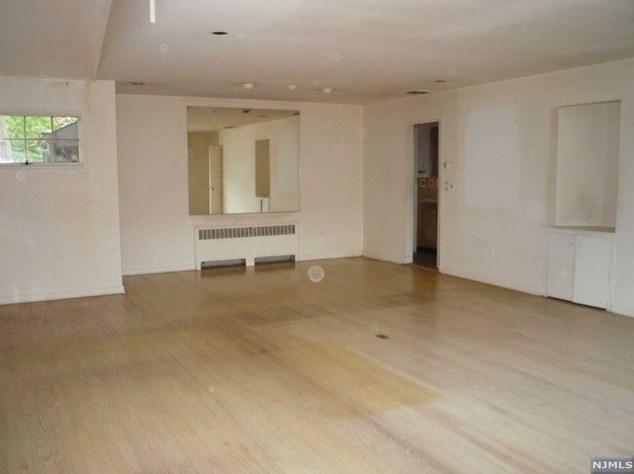 130 Columbus Ave, Closter, NJ 07624