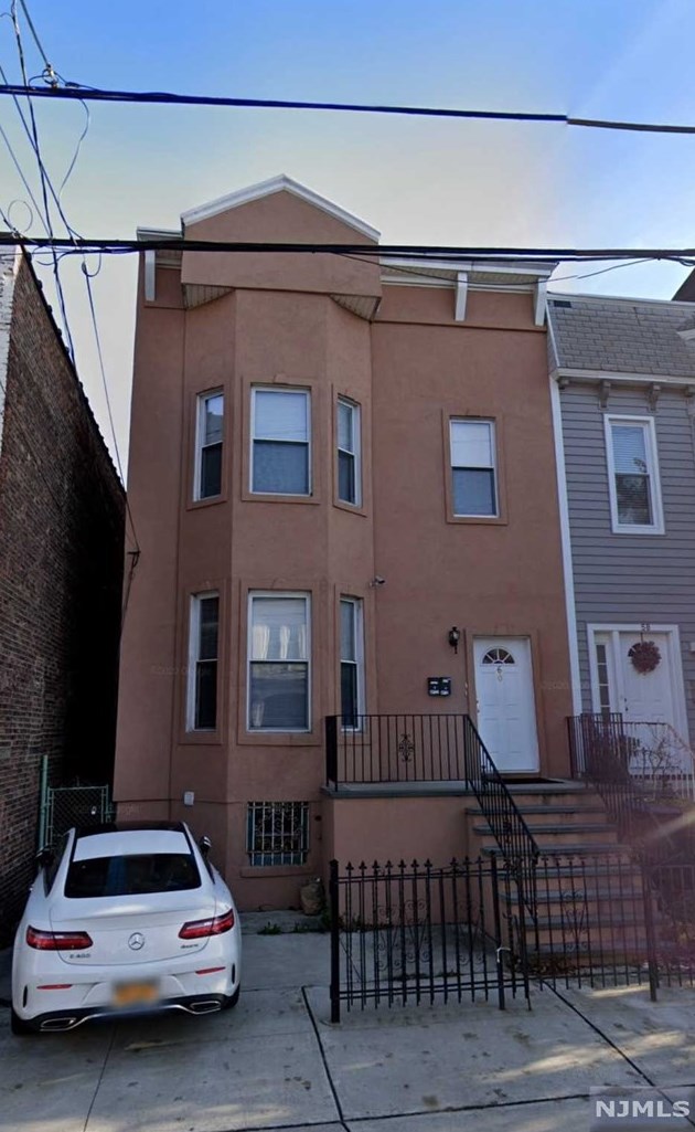 60 Monitor St #1, Jersey City, NJ 07304