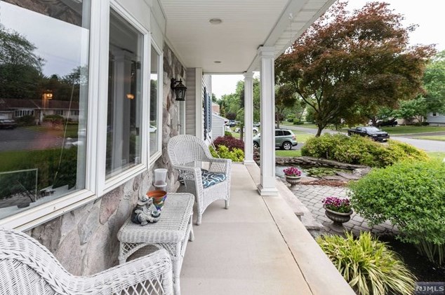303 Danny Ln, Rockleigh, NJ 07647