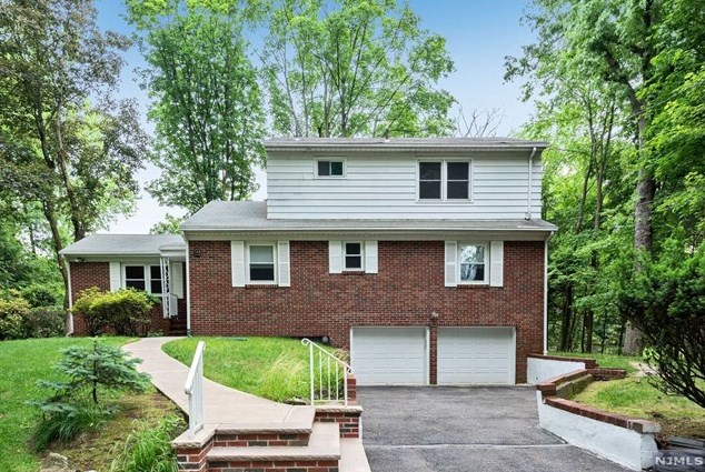 789 Park Ave, Oradell, NJ 07649