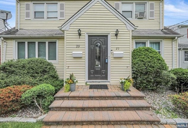 29 Merrill Rd, Clifton, NJ 07012-1619