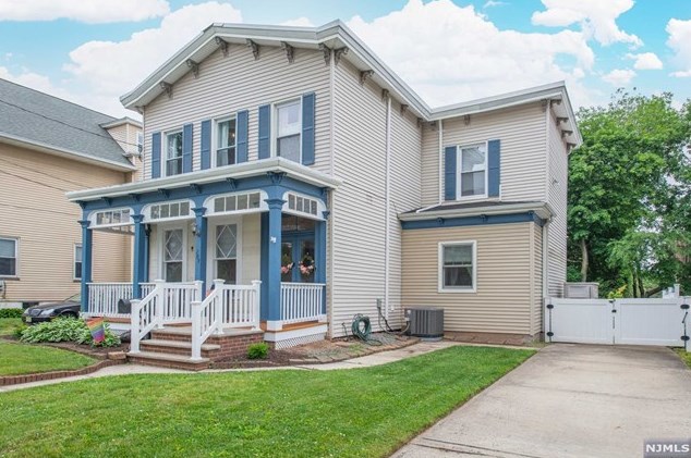 109 Mountain Way, Rutherford, NJ 07070