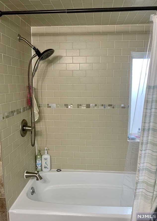 15 Helen Dr, Moonachie, NJ 07074