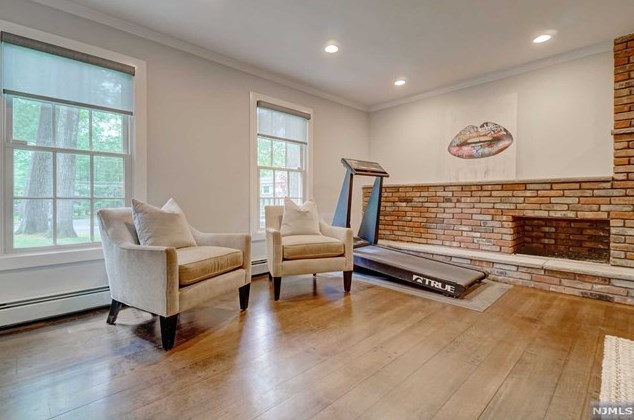 169 Donnybrook Dr, Demarest, NJ 07627