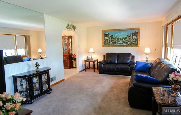 1 Memphis Ave, Belleville, NJ 07109