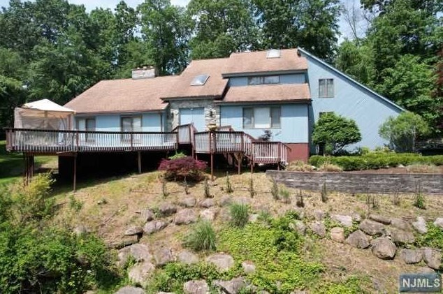 826 Shadow Ridge Rd, Franklin Lakes, NJ 07417