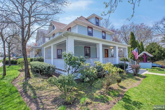 264 Harrington Ave, Closter, NJ 07624