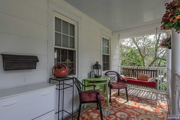 44 Washington Ave, River Edge, NJ 07661