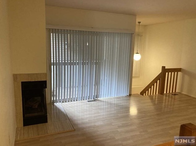 531 Windsor Dr, Palisades Park, NJ 07650