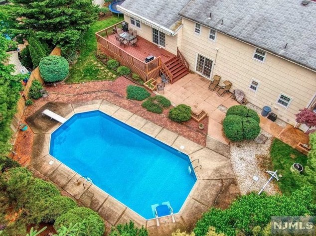 299 River Dr, Westwood, NJ 07675