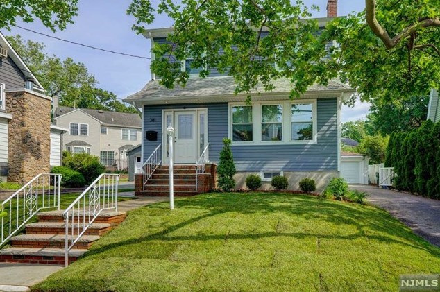381 Park Ave, Rutherford, NJ 07070-2631