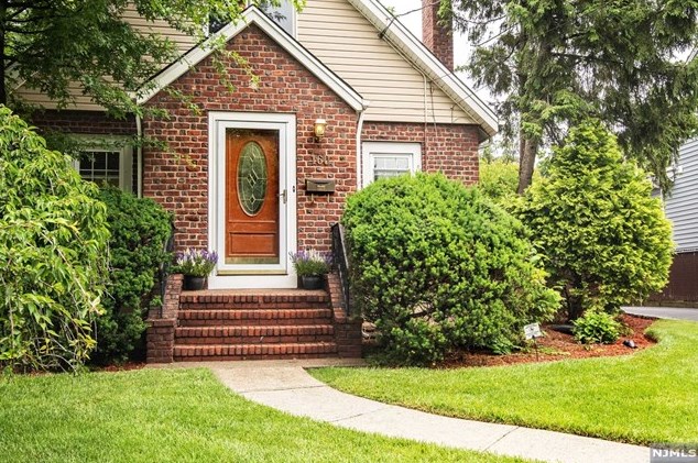 160 Tenney Ave, River Edge, NJ 07661