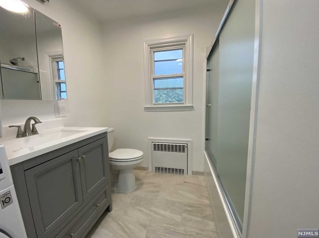 637 6th St #2, Carlstadt, NJ 07072