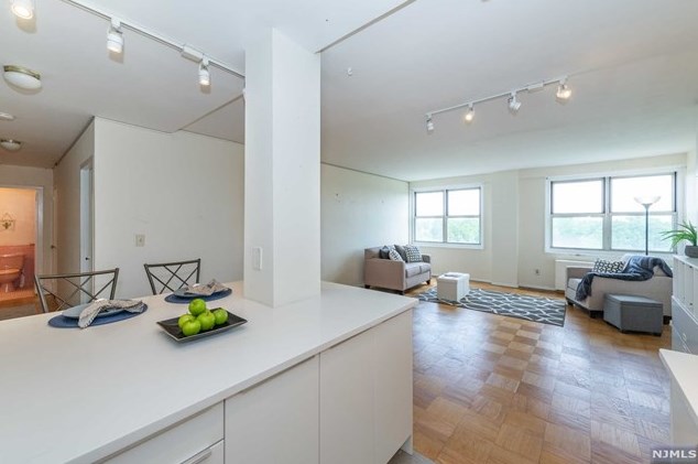 926 Bloomfield Ave #8e, Glen Ridge, NJ 07028