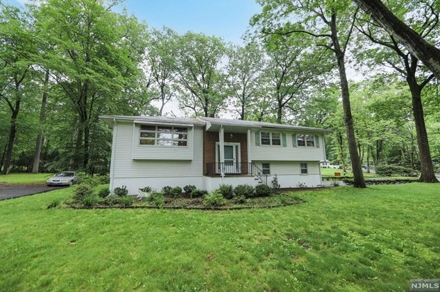 19 Spice Dr, Westwood, NJ 07676-3848
