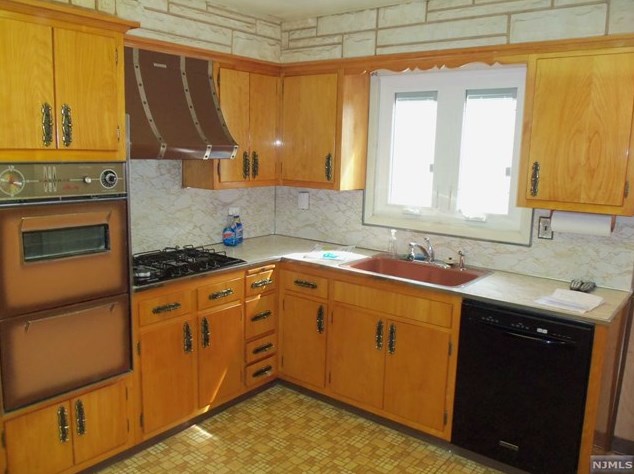 454 Westview Ave, West Fort Lee, NJ 07024