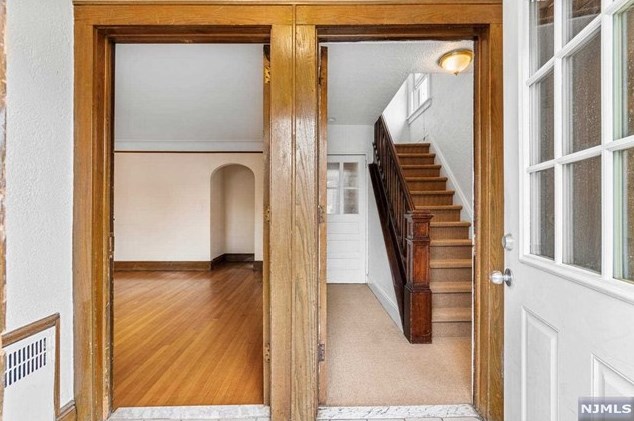 899 Maple Ave, Ridgefield, NJ 07657