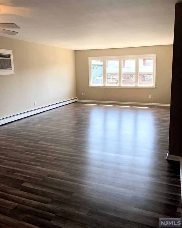 103 Maitland Pl, Outwater, NJ 07026
