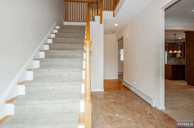 46 Westminster Pl, Saddle Brook, NJ 07663-6018