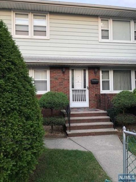 2 Hope St, Lodi, NJ 07644