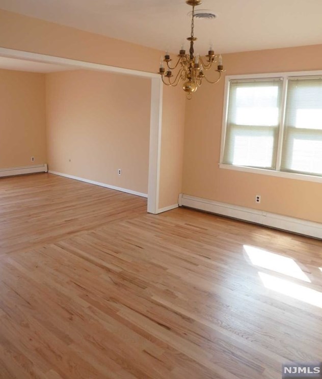 404 E 54th St #2, Elmwood Park, NJ 07407