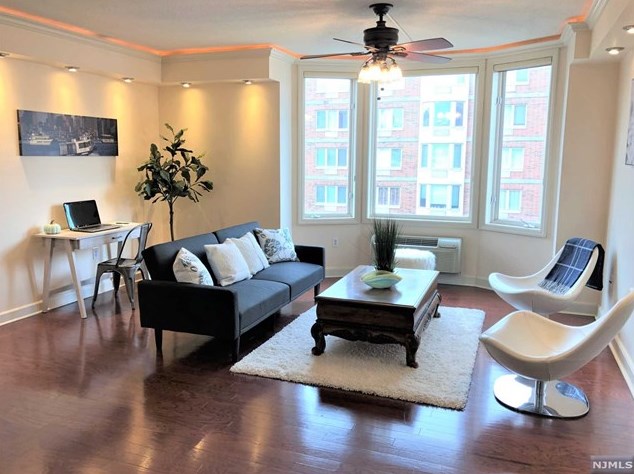3307 City Pl #307, Edgewater, NJ 07020
