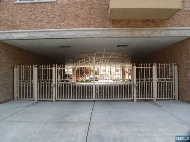 411-419 Chestnut St, Newark, NJ 07105