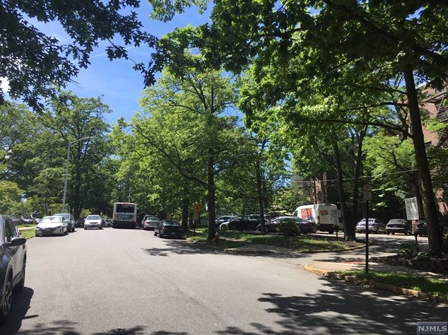 421 Park Pl #1e, West Fort Lee, NJ 07024