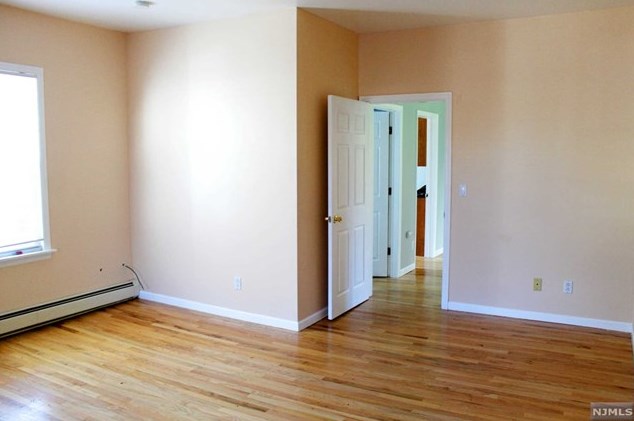 23 Summit Ave, Clifton, NJ 07013