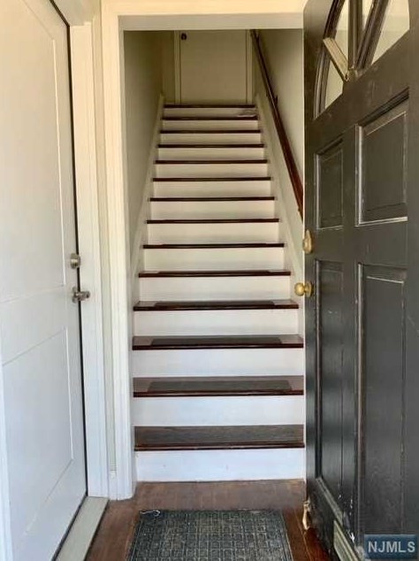 127 Main St, Outwater, NJ 07026