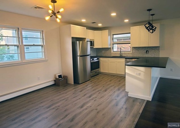 712 8th St #2nd Fl, Carlstadt, NJ 07072