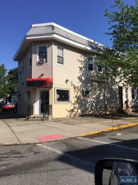 17 Maolis Ave, Bloomfield, NJ 07003