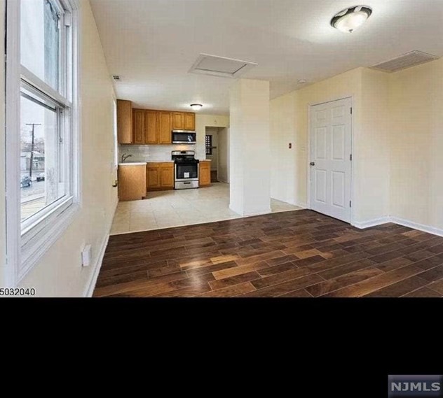 718 S 13th St #2, Newark, NJ 07103