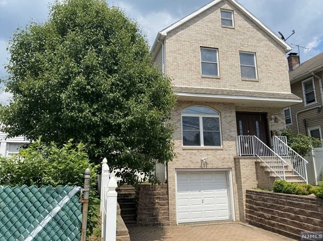 311 Page Ave, Lyndhurst, NJ 07071