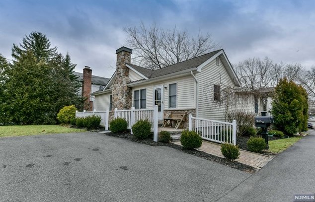 240 W Midland Ave #1, Paramus, NJ 07652