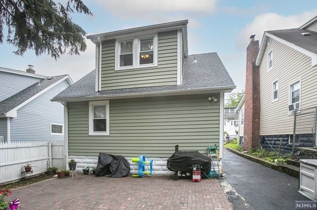23 North Park Dr, Town Center, NJ 07052