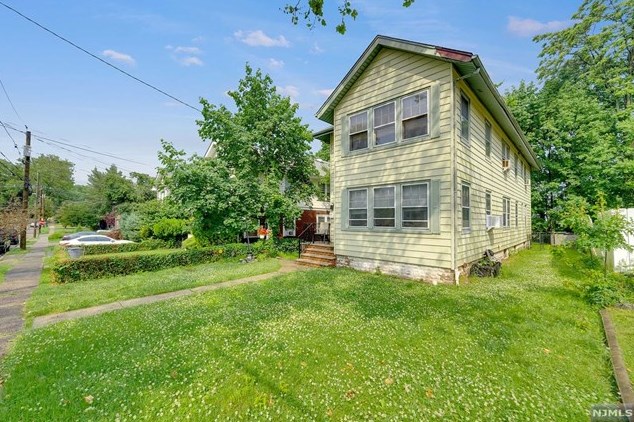 402 Morse Ave, Ridgefield, NJ 07657