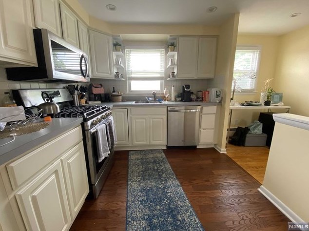 223 Ray St #2, Outwater, NJ 07026