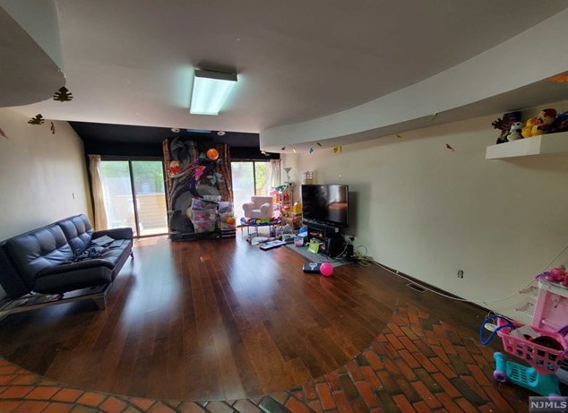 1273 16th St, West Fort Lee, NJ 07024