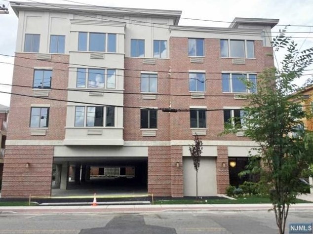 225 Walker St #201, Cliffside Park, NJ 07010