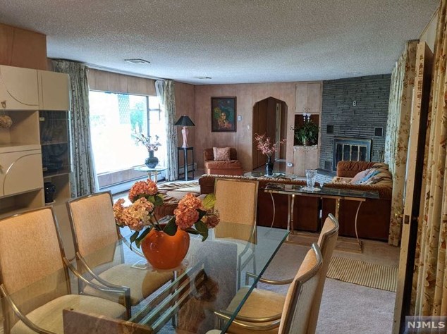 888 Summit Ave, River Edge, NJ 07661