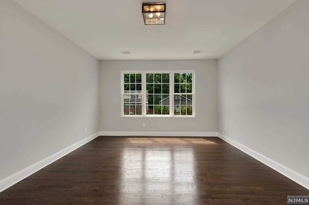 27 Sand Rd, Westwood NJ  07675-2417 exterior